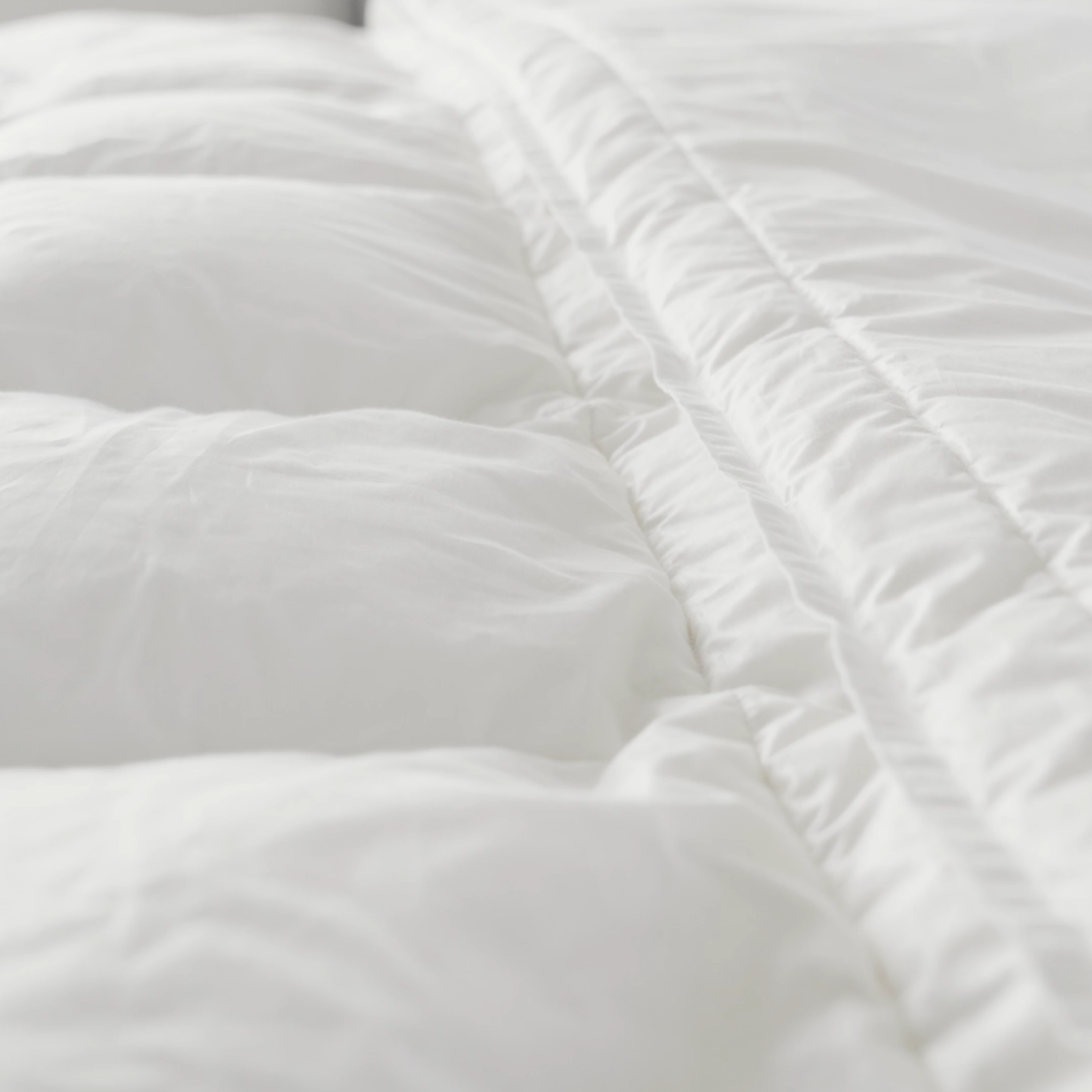 LELA Daunenbettdecke mit Fußtasche Medium