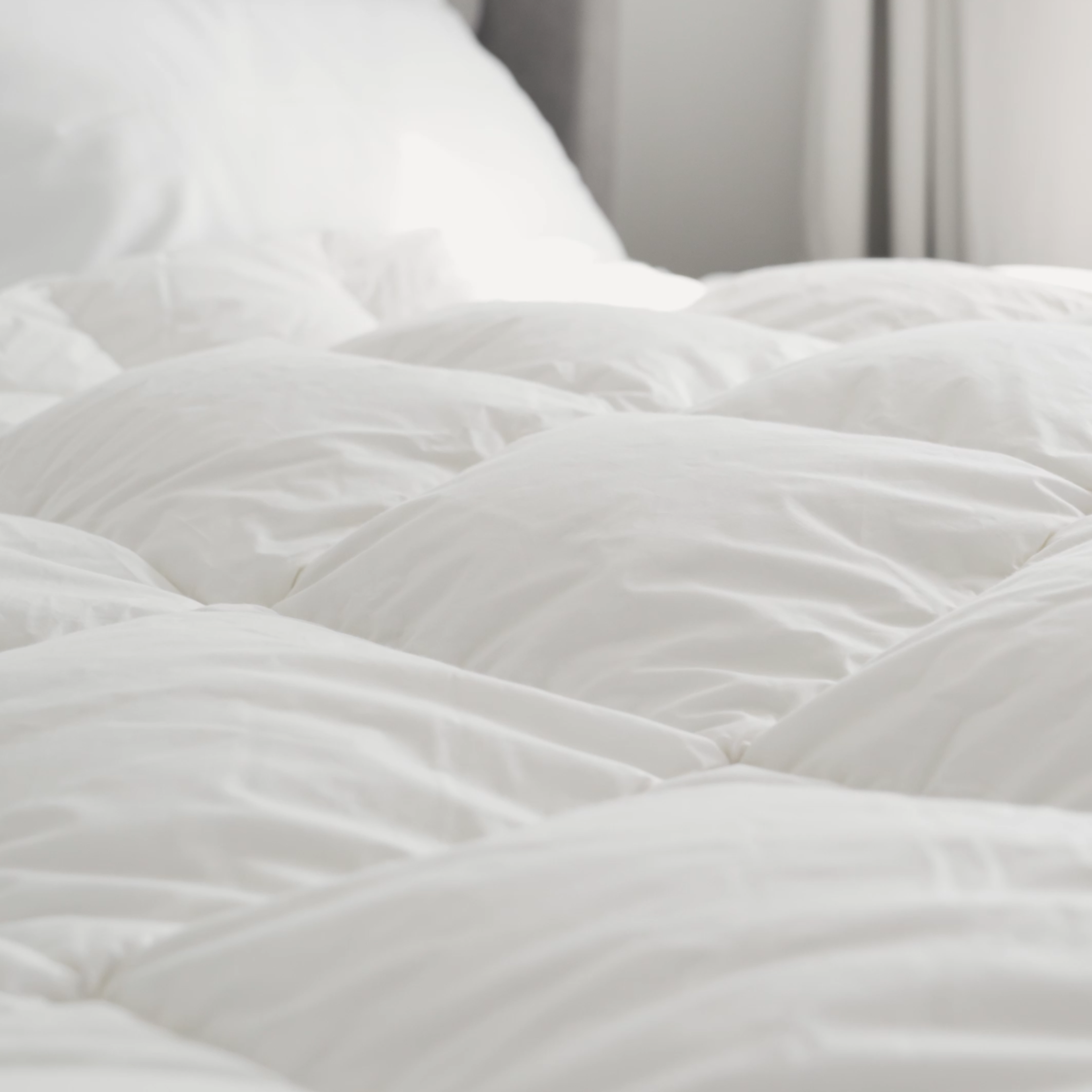 LELA Daunenbettdecke mit Fußtasche Medium